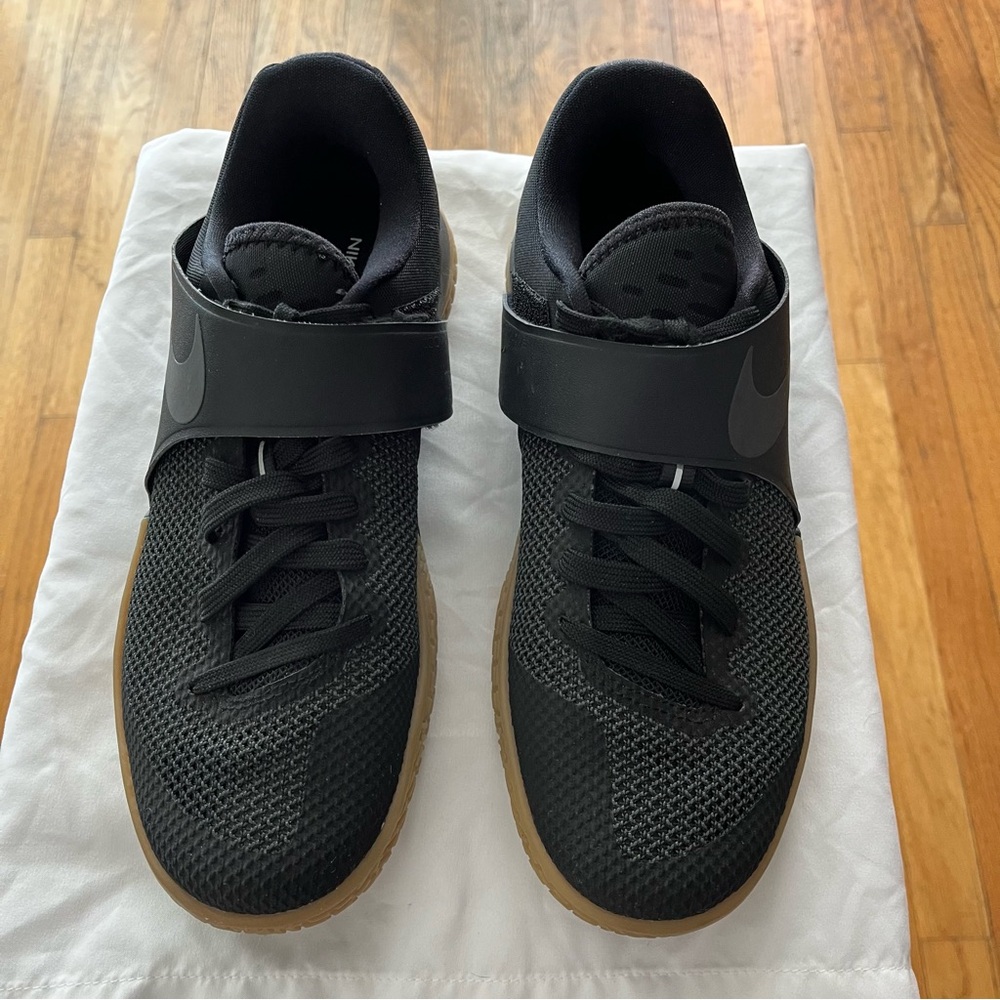 Nike Zoom Live 2017 Low Top Lace Up 7 1/2 852421-011 Black Rubber Sole Shoes